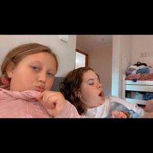 Meet your Posher, Isabel